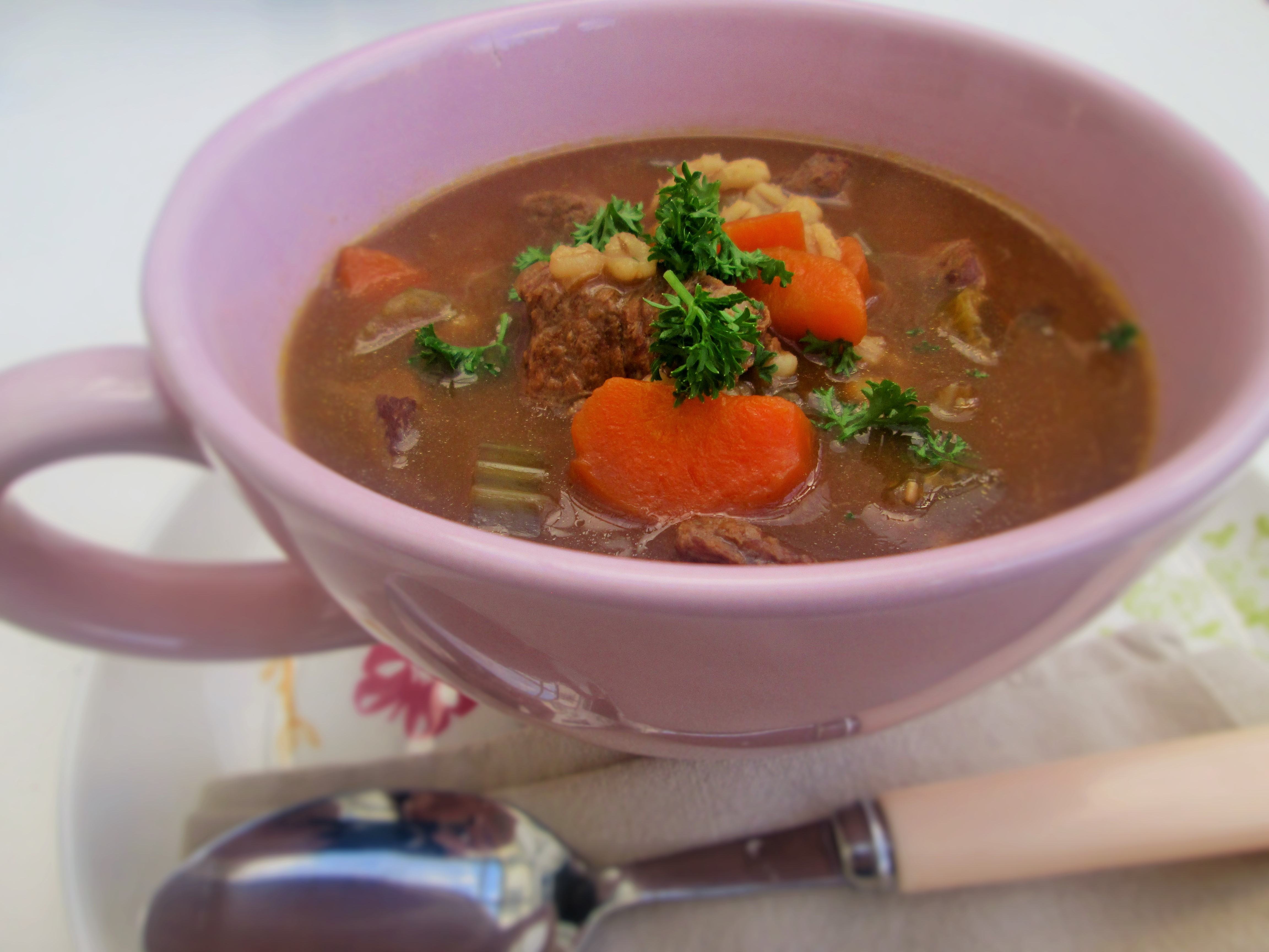 Beef-barley-soup-lucyloves-foodblog