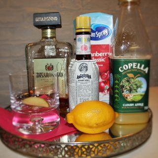 Cranberry-apple-amaretto-cocktail-lucyloves-foodblog