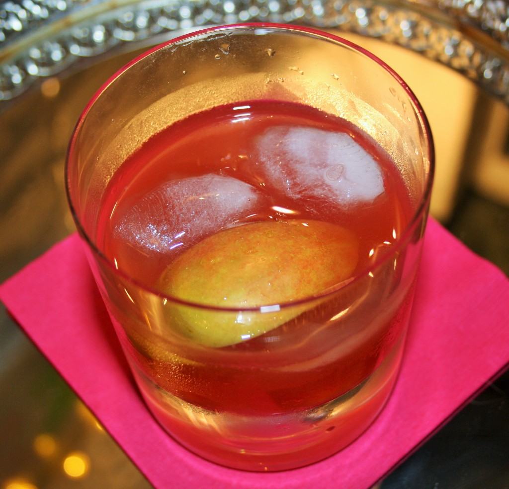 Amaretto-cranberry-apple-cocktail-lucyloves-foodblog