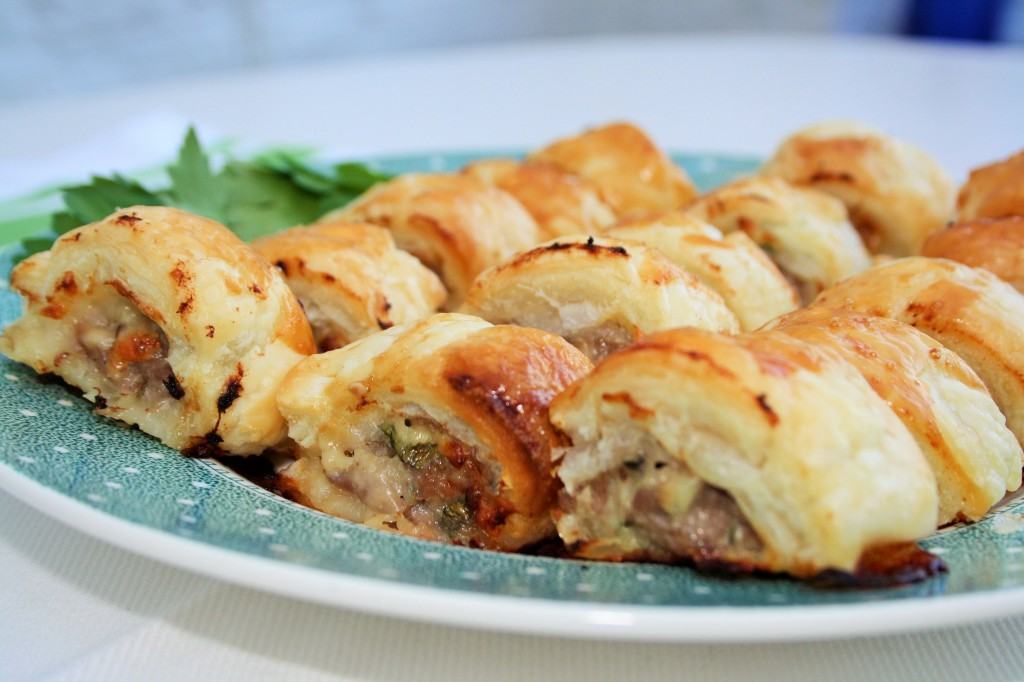 Cocktail-sausage-rolls-lucyloves-foodblog